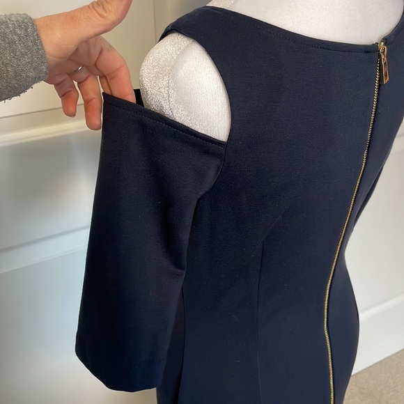 Vince Camuto Fitted Cold Shoulder Dress Size 6 - Picture 3 of 7